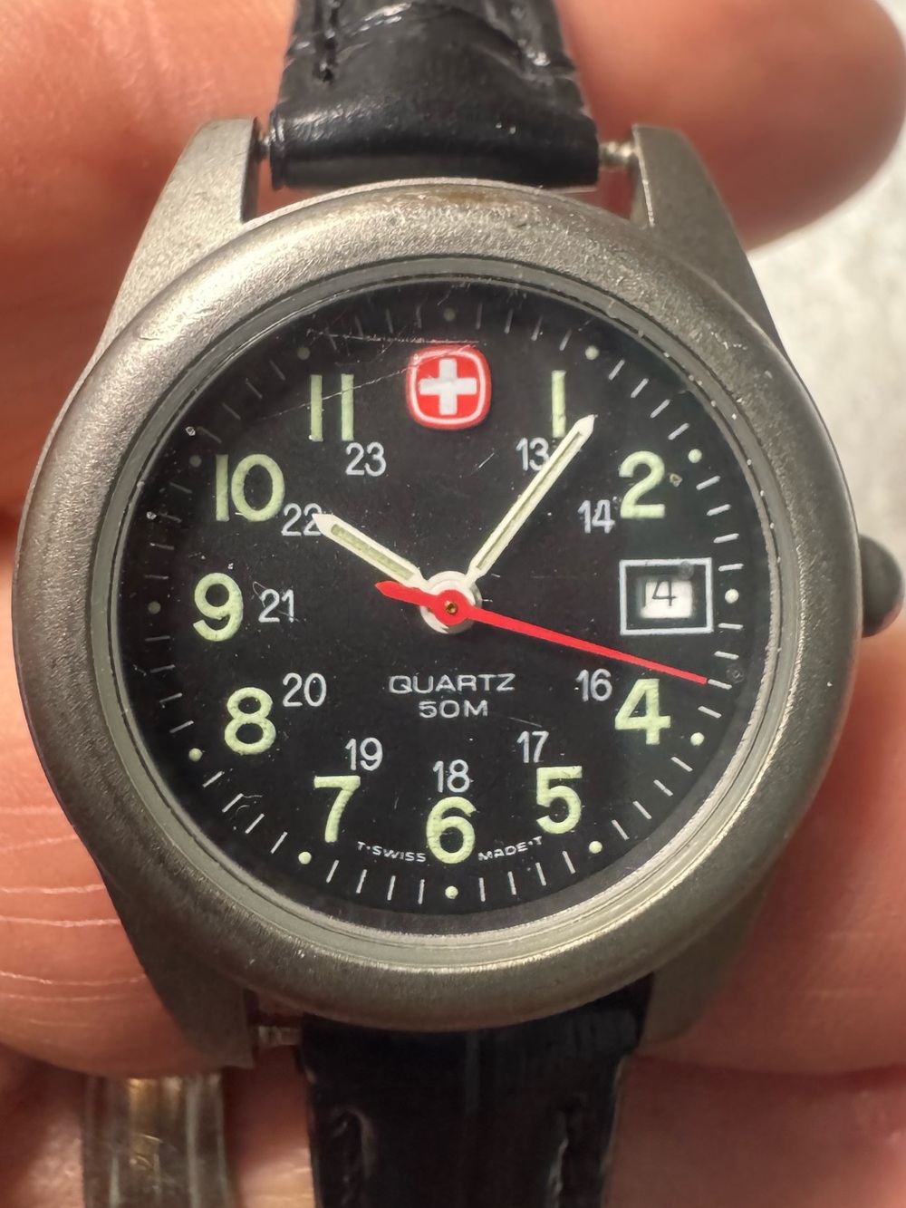 Swiss Quartz 50M Black Dial Wristwatch with Date